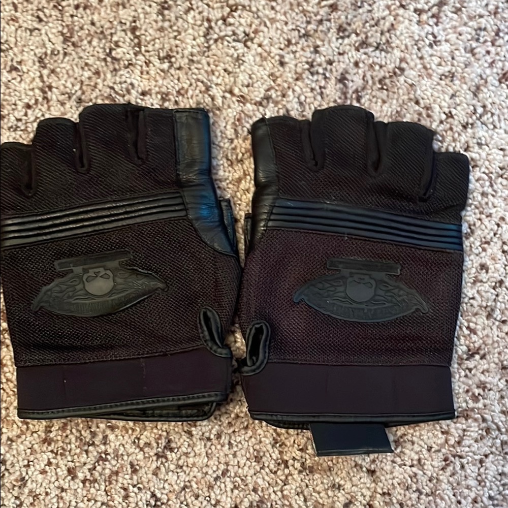 Black Fingerless Gloves